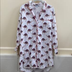 August Morgan M Camel print night shirt